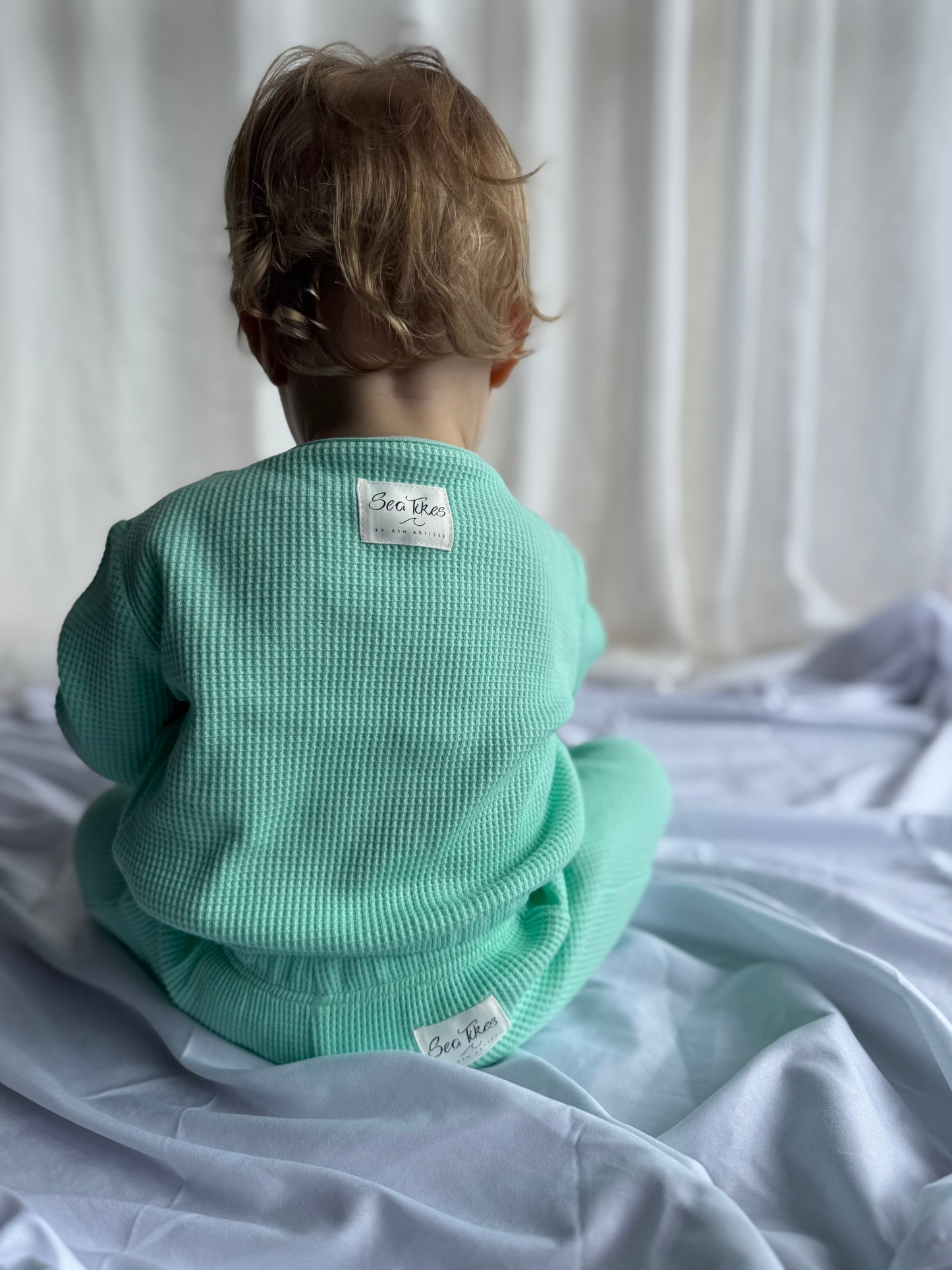 Sea Tikes - Cyan Waffle set with Kingfish accent.