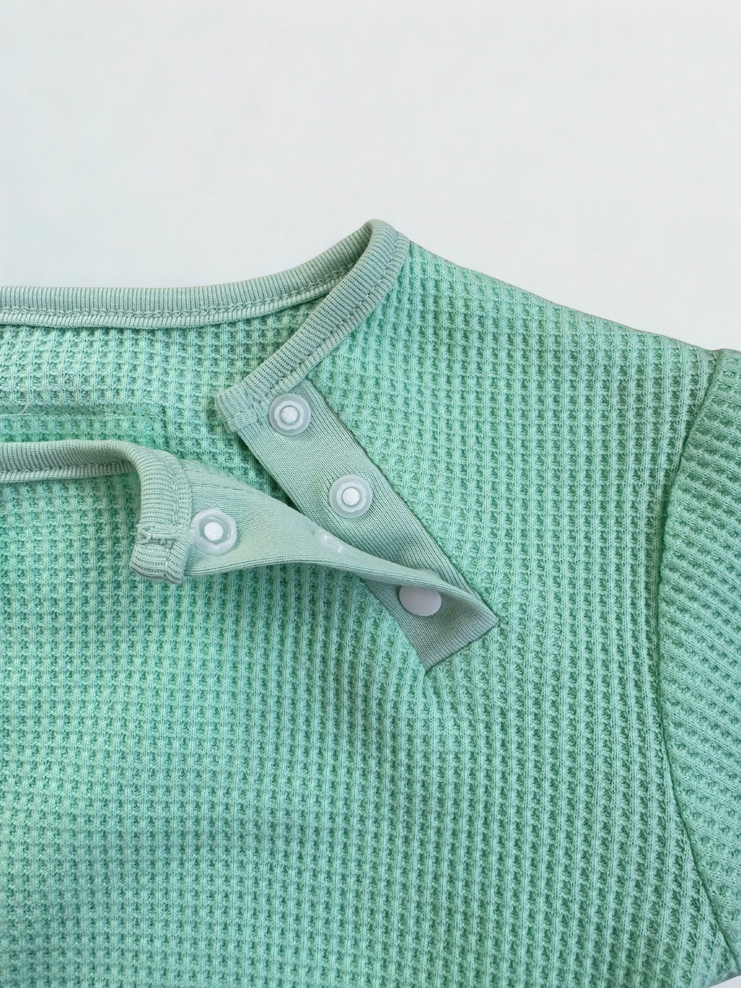 Sea Tikes - Cyan Waffle set with Kingfish accent.